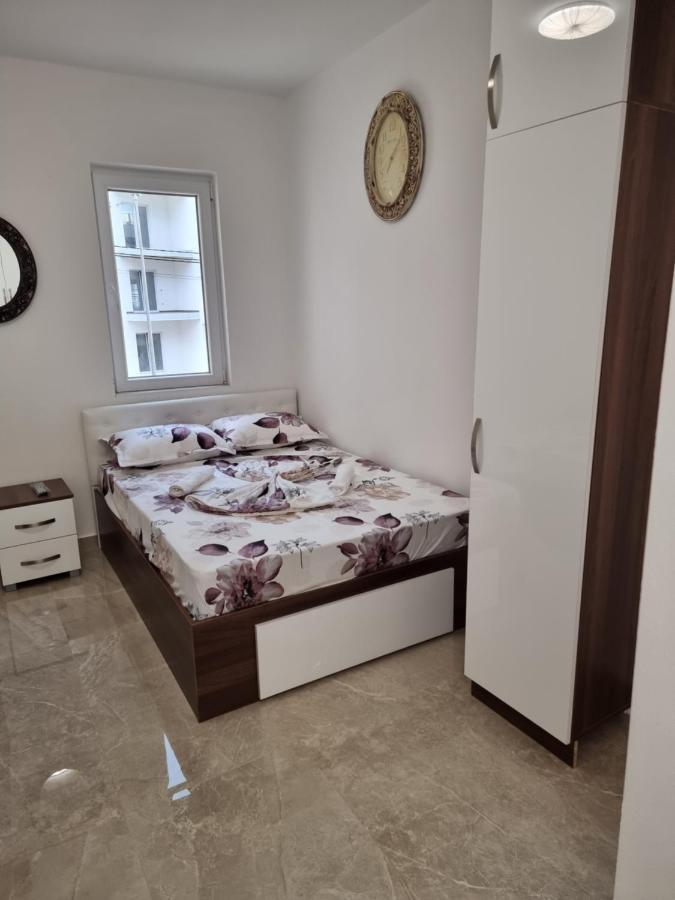 Ebra Lux Apartmani Dobra Voda Ngoại thất bức ảnh