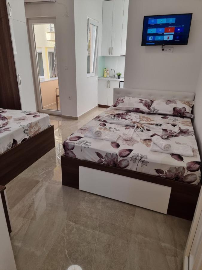 Ebra Lux Apartmani Dobra Voda Ngoại thất bức ảnh