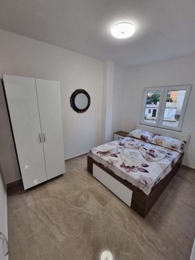 Ebra Lux Apartmani Dobra Voda Ngoại thất bức ảnh