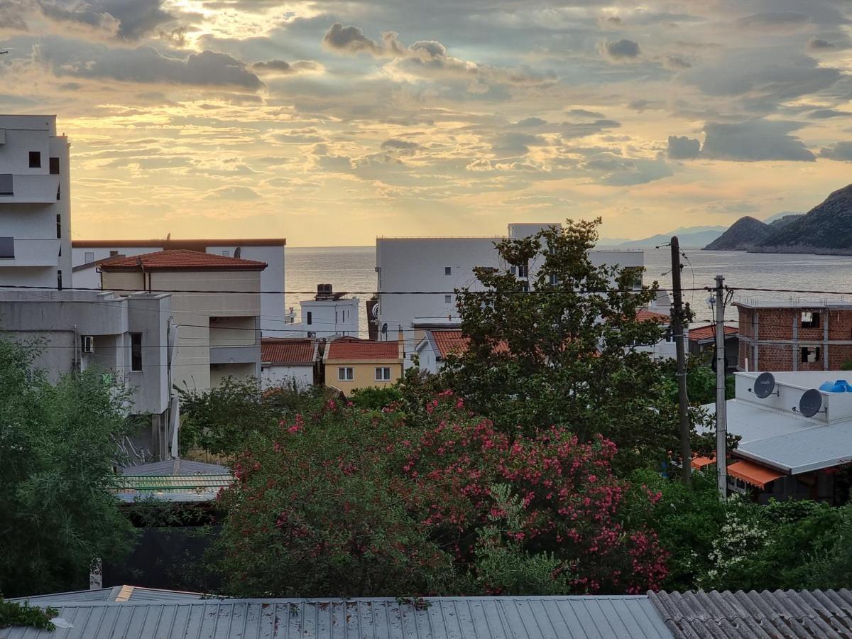Ebra Lux Apartmani Dobra Voda Ngoại thất bức ảnh