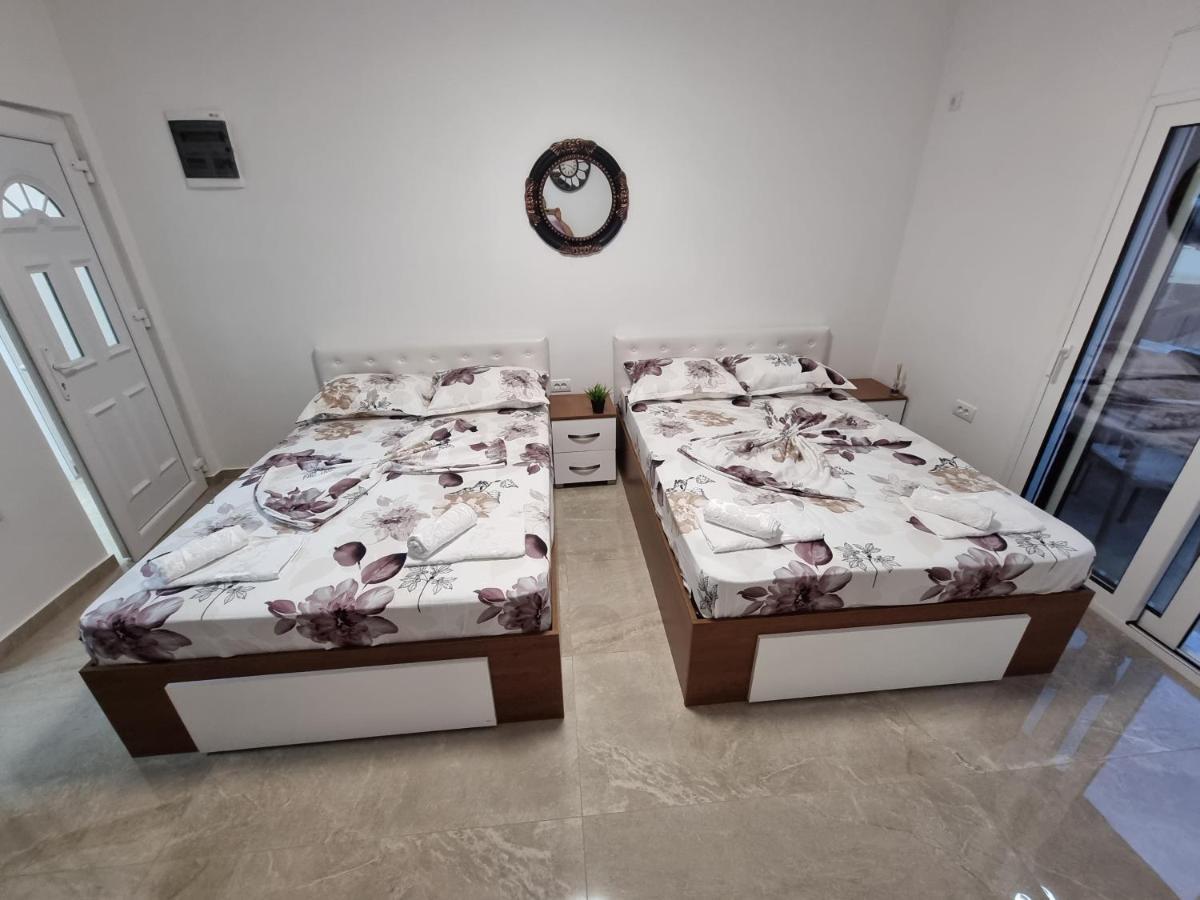 Ebra Lux Apartmani Dobra Voda Ngoại thất bức ảnh