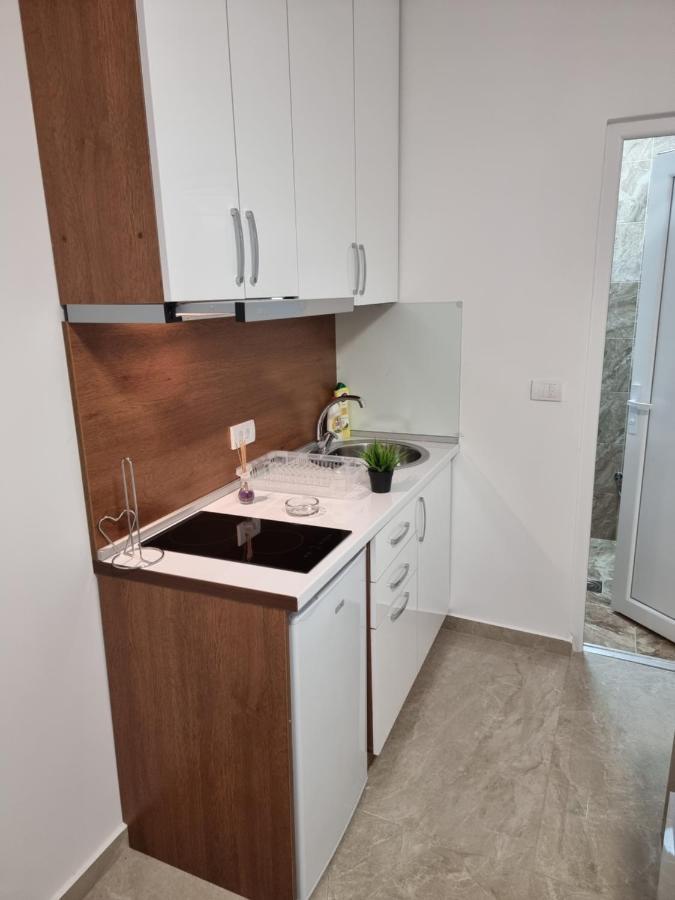 Ebra Lux Apartmani Dobra Voda Ngoại thất bức ảnh