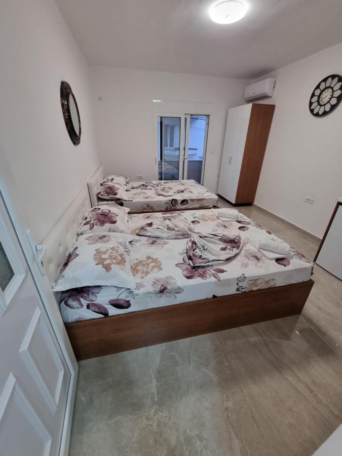 Ebra Lux Apartmani Dobra Voda Ngoại thất bức ảnh