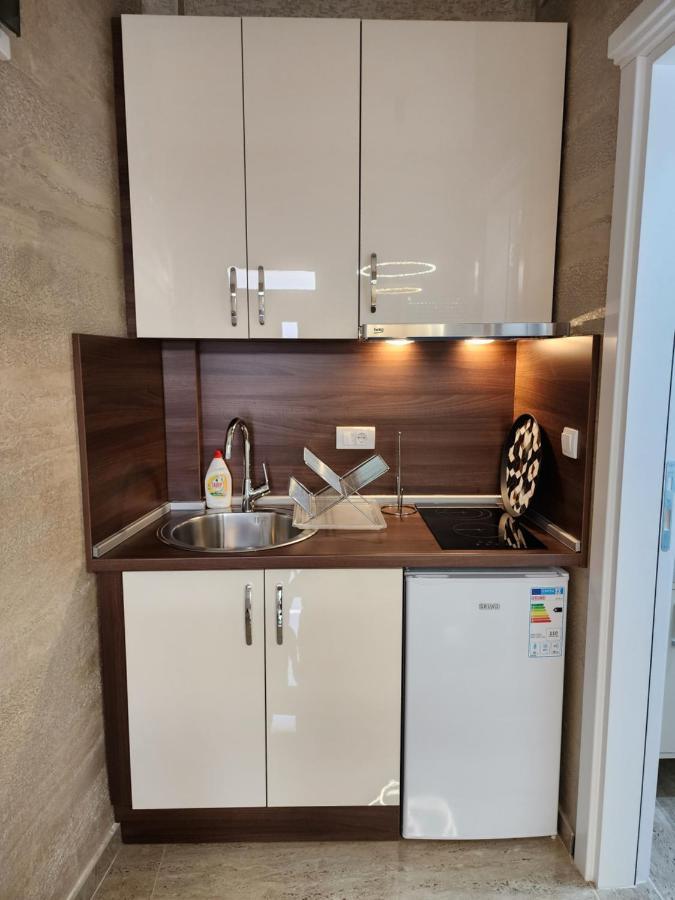 Ebra Lux Apartmani Dobra Voda Ngoại thất bức ảnh