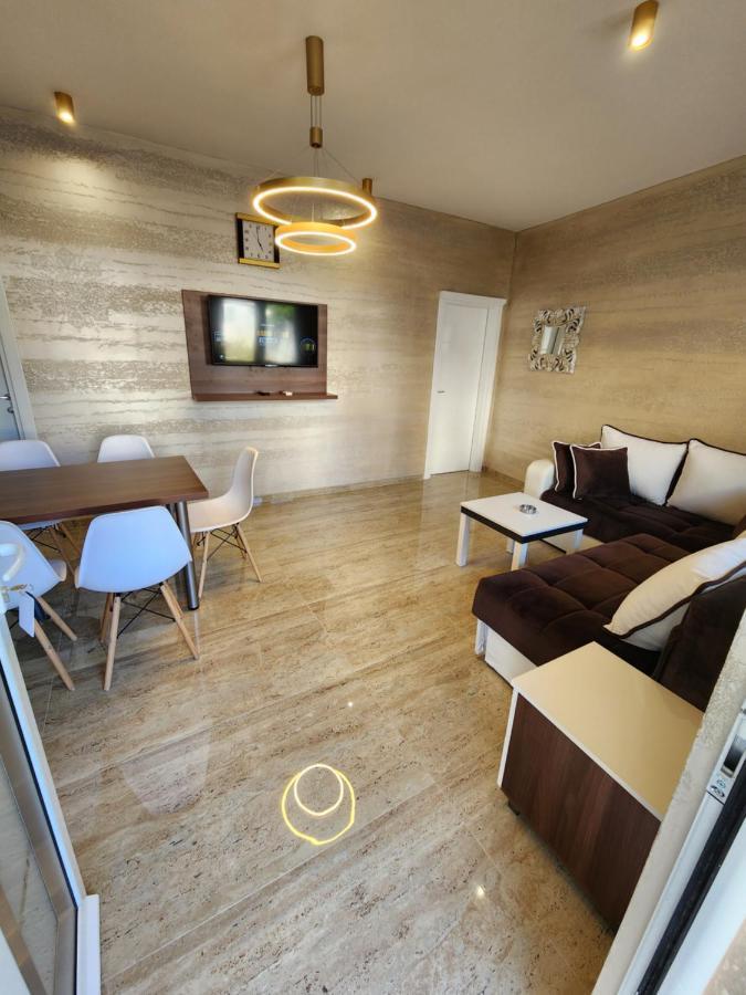 Ebra Lux Apartmani Dobra Voda Ngoại thất bức ảnh