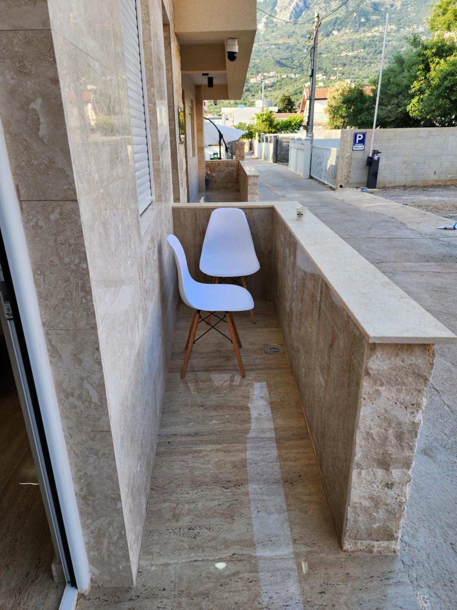 Ebra Lux Apartmani Dobra Voda Ngoại thất bức ảnh